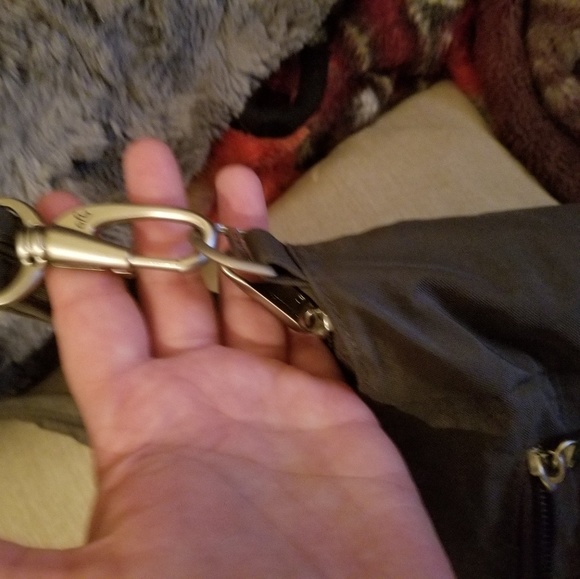 Travelon RFID-protected Travel Laptop Bag - Picture 6 of 7